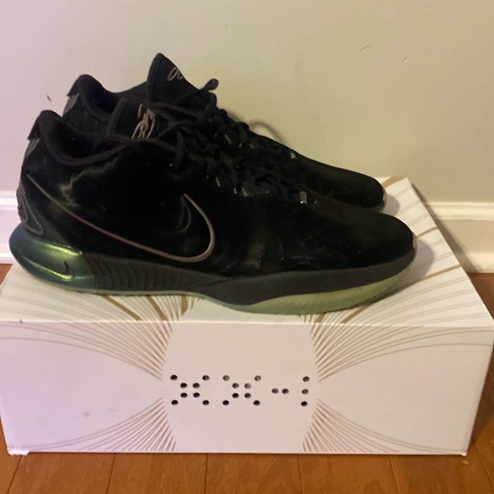 Lebron XXI